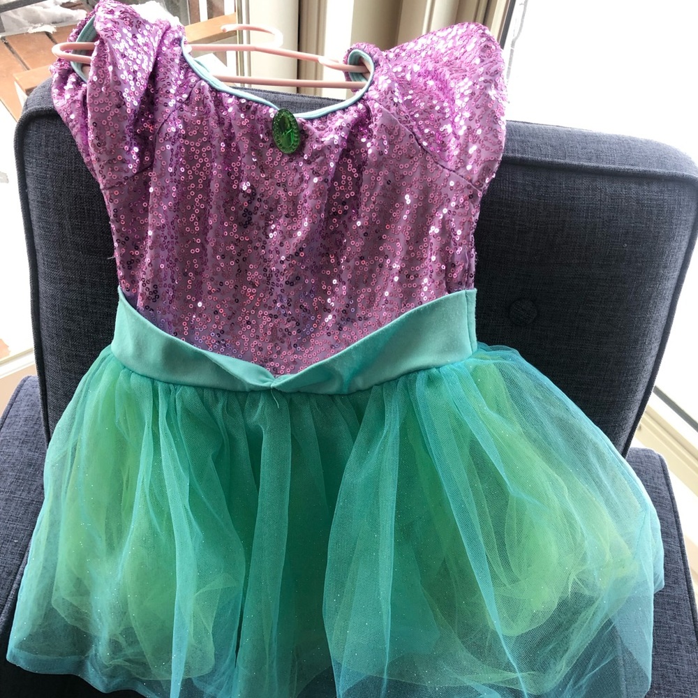 Girls dress-up dresses! 👗
